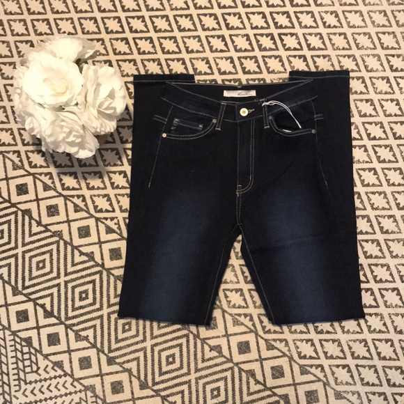 Store Closing‼️ Basic Dark High Rise Skinny Jeans - Picture 6 of 9